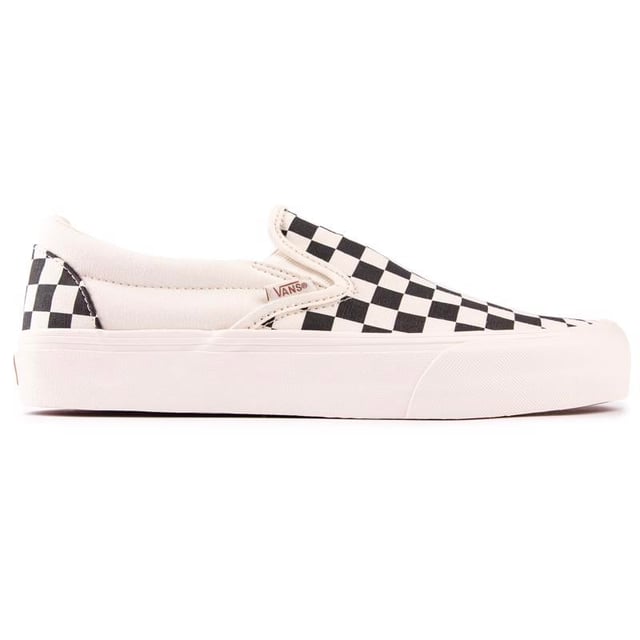 Vans classic shop slip on trainers